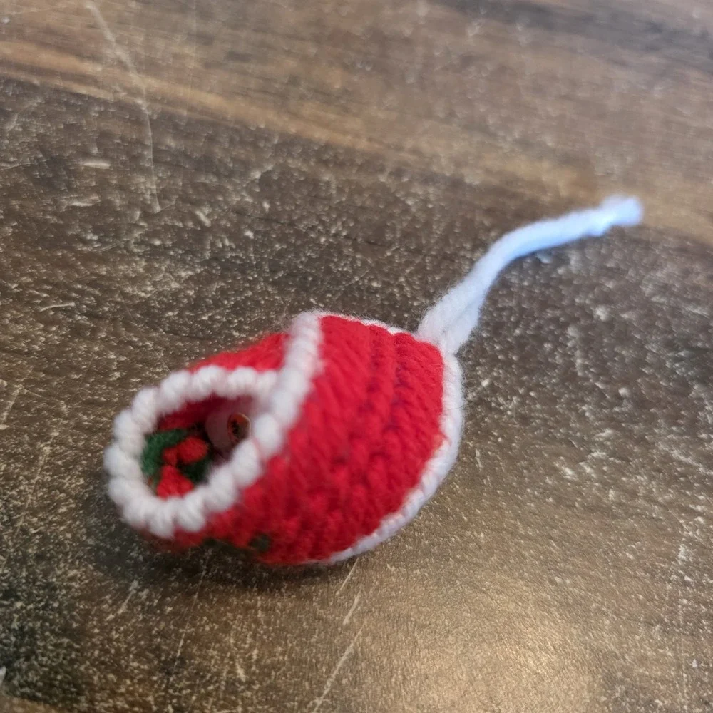 Christmas Tree Ornament Handmade Teddy‎ Bear Yarn Red Green & White Vintage 2
